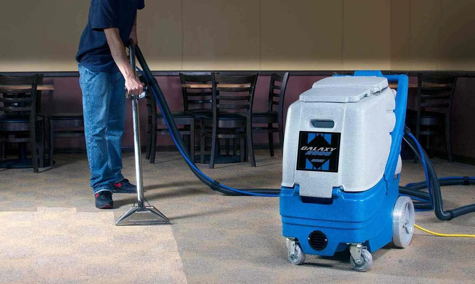Professional hot water extraction carpet cleaning machine